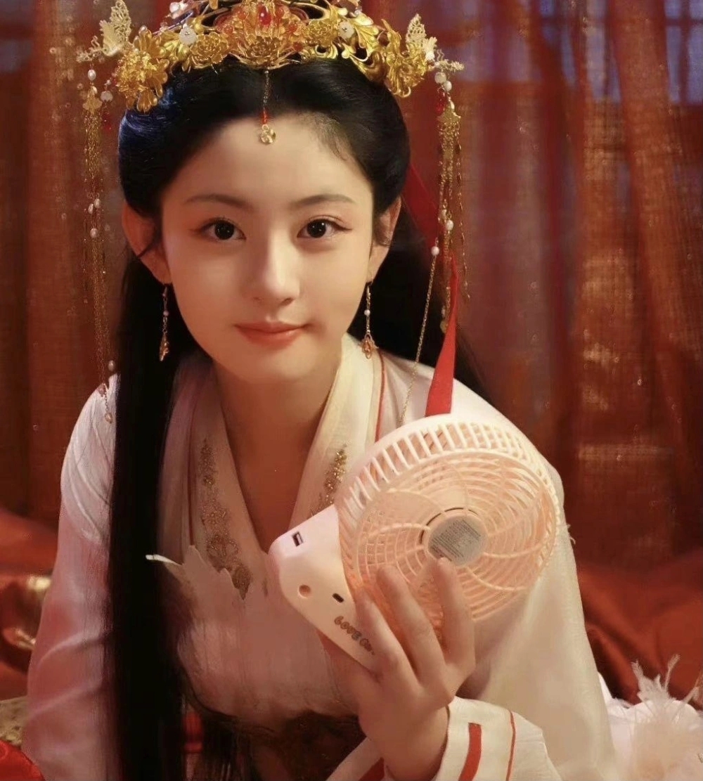 山谬·里维乐队“天狼星”再次演出,好莱坞明星贝斯手回来了
