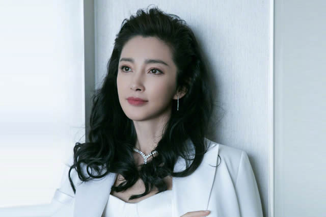 康大妈和康家的故事,在当地郎的五个长辈,一个外来媳妇集体退场的时候画上了句号