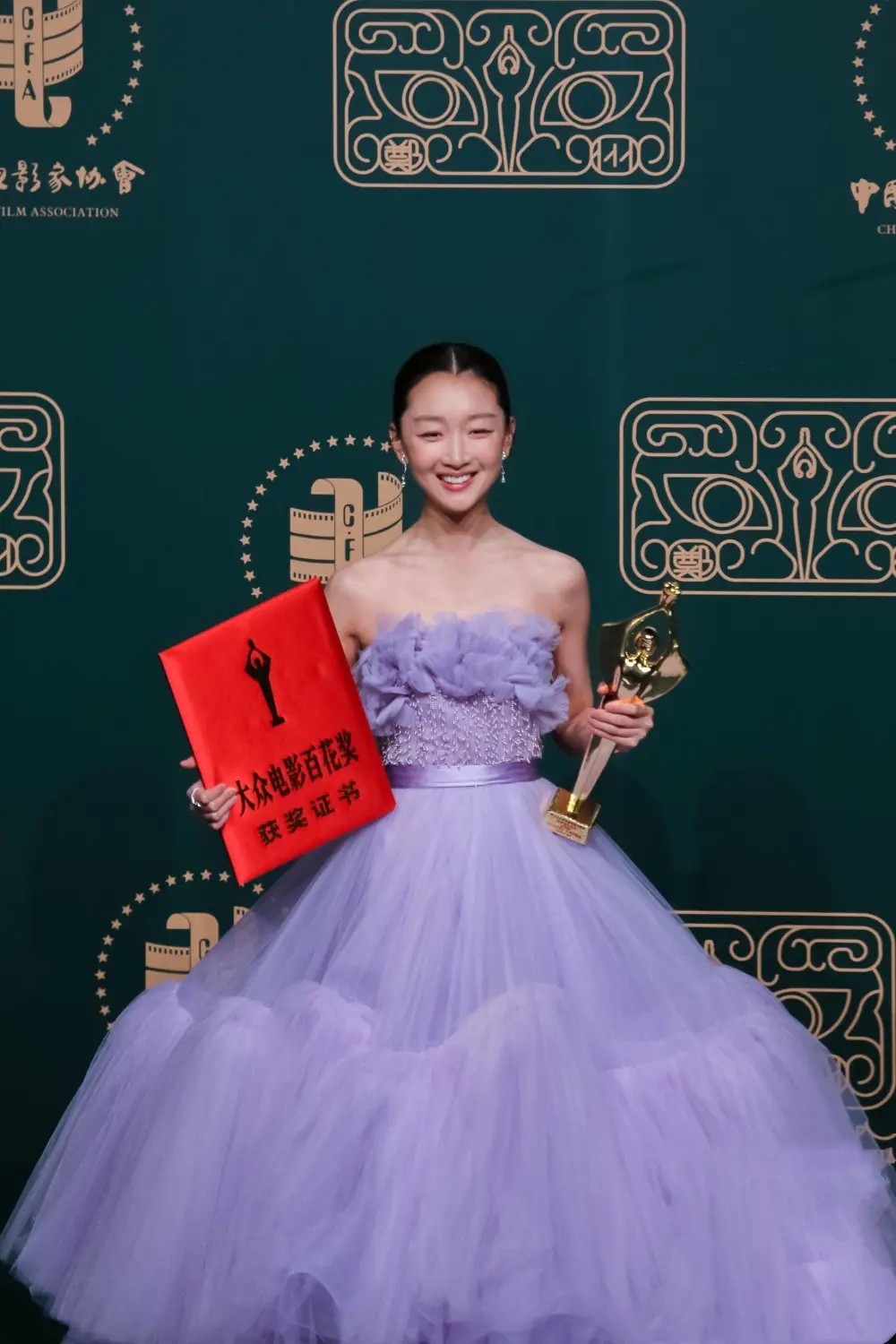 笑着征服世界首富,14年后的现在,湖南的弃婴怎么样了?