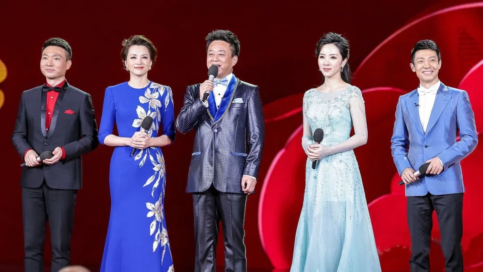 李玟的丈夫被从远处喊来,二姐够狠的!“李玟的骨灰终于要被埋葬了!