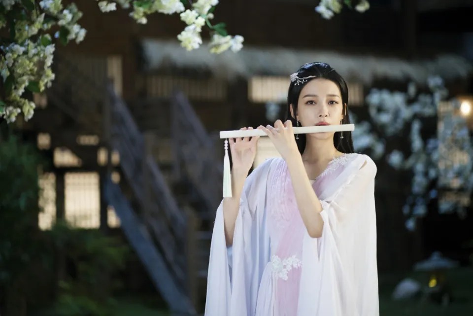 好莱坞女星集体瘦，引发争议