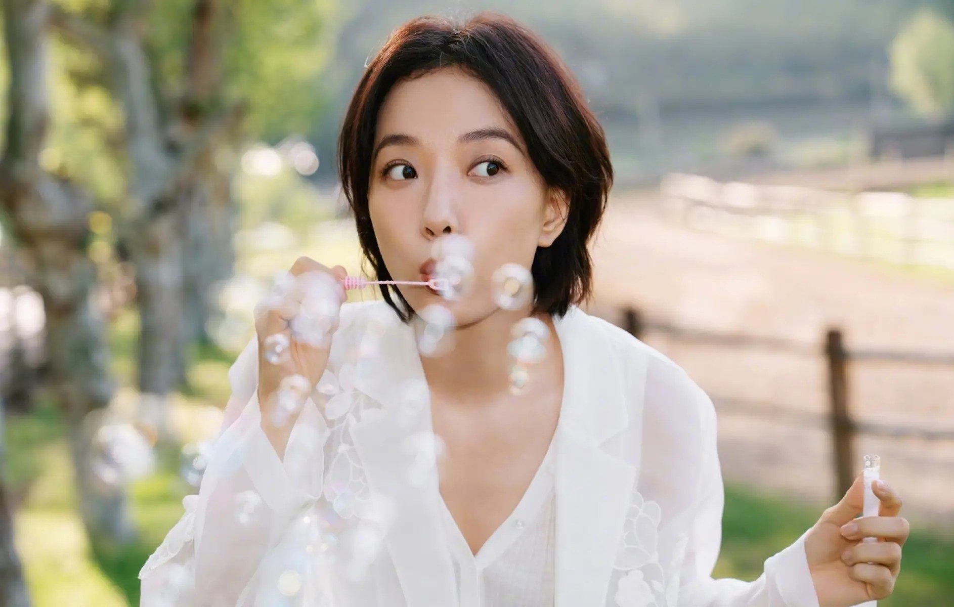 马筱梅婚大婚将近！汪小菲送她999颗钻石婚纱裙，网友：命真好