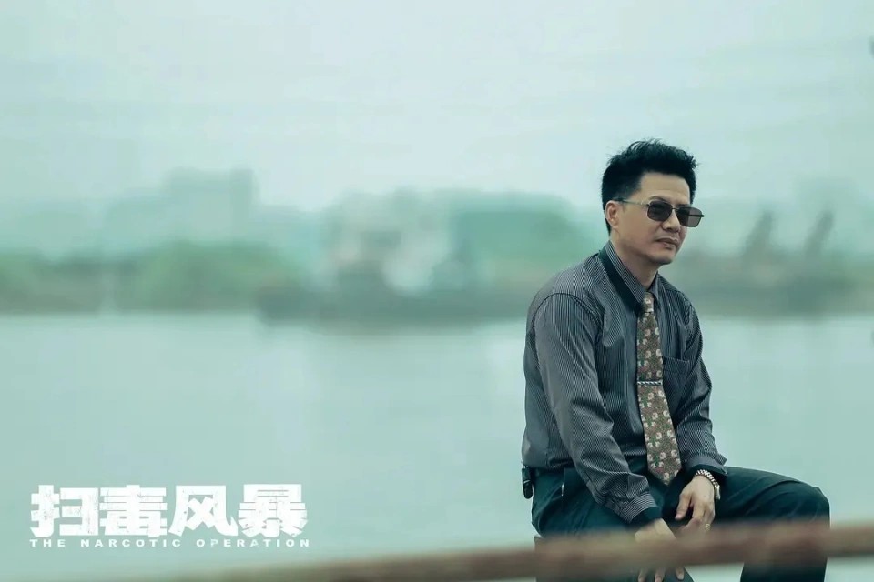 别放过机器狗,但要在巨人阴影下进攻