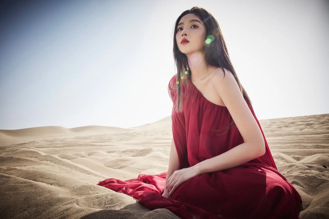 黄磊微信名叫多妹弟爸 头像还是妻子孙莉的话剧的剧照