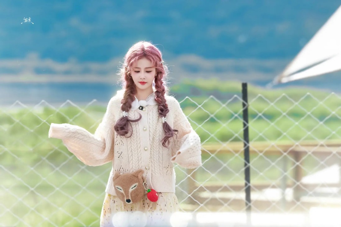 55岁钟丽缇疑为拼四胎体重暴增,小老公全程黑面,被传拒绝其再生